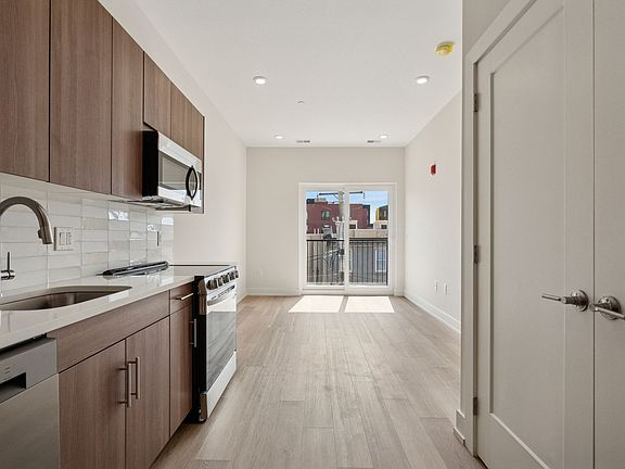 2nd image of 128 W Girard Ave #402