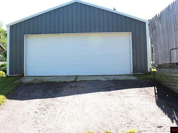 2nd image of 826 N Minnesota St