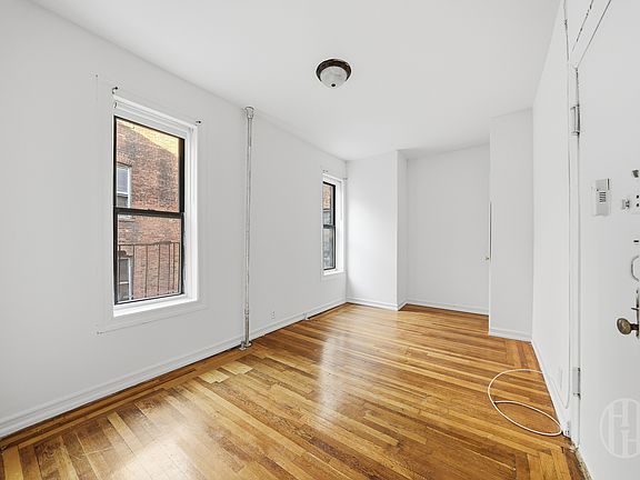 5th image of 29 E 17th St APT 320