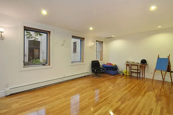 Rented by Compass | media 26