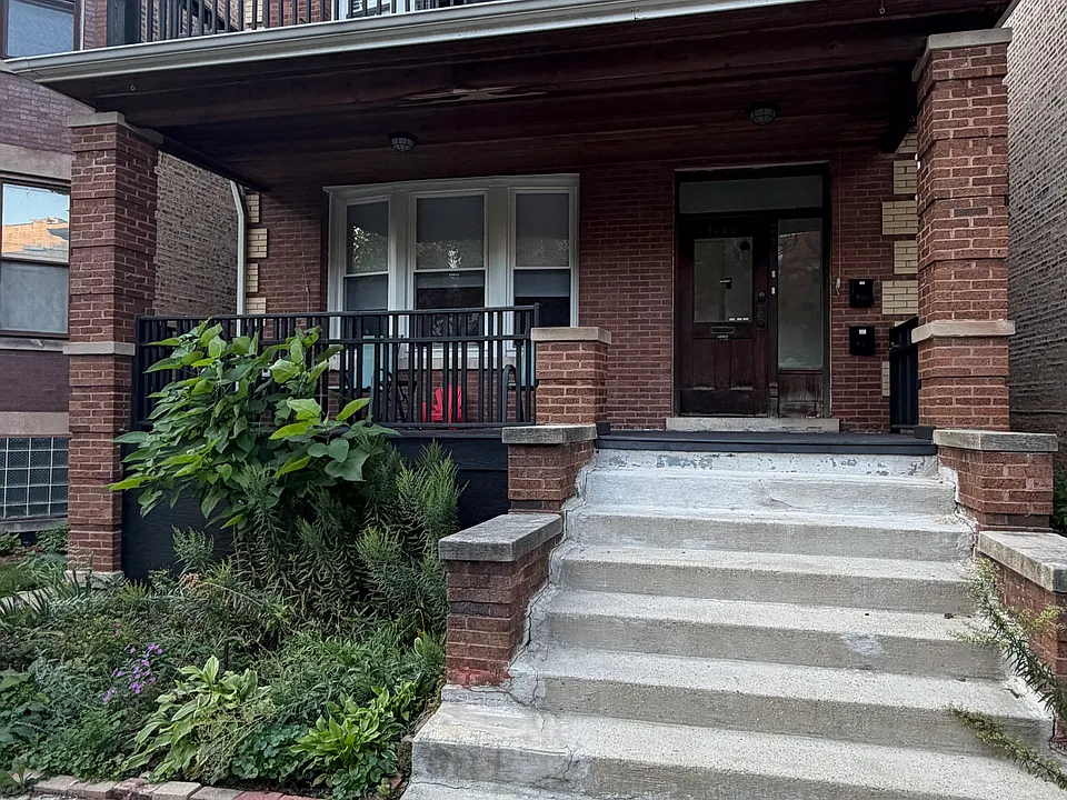 1446 W Catalpa Ave #1