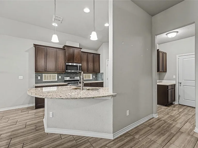 9609 Sedalia Trl — Photo 10