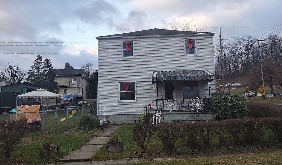 1st image of 198 Railroad St