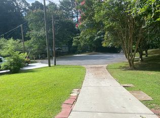 393 Dewberry Cir, Marietta, GA 30062