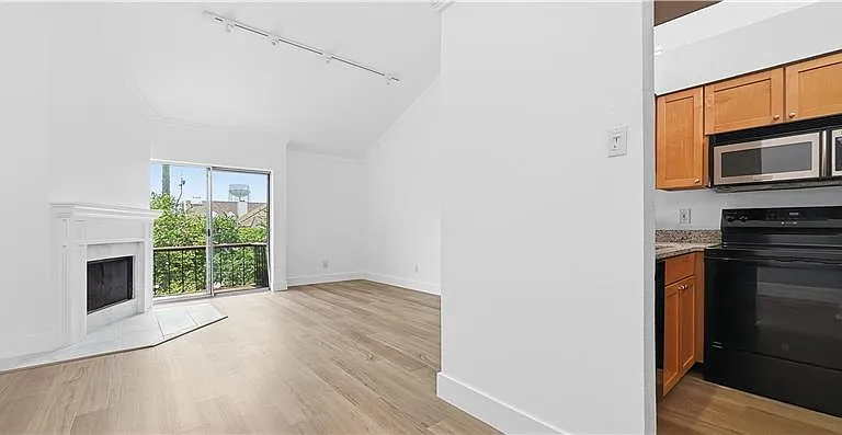 3707 Miles St #9 — Photo 1
