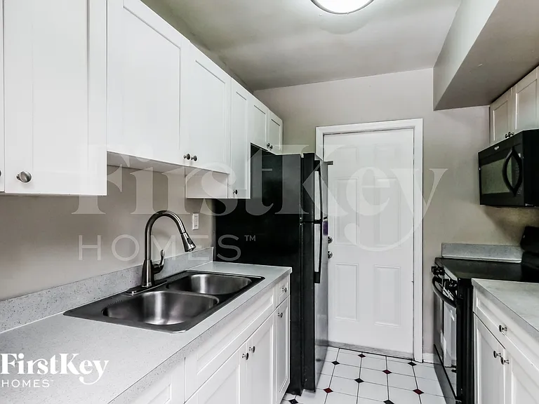 3430 N 72nd Ter — Photo 10