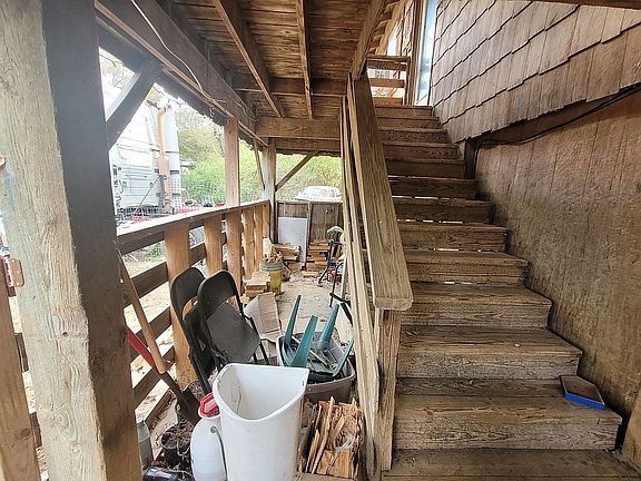 2nd image of 6165 Rolling Wood Trl