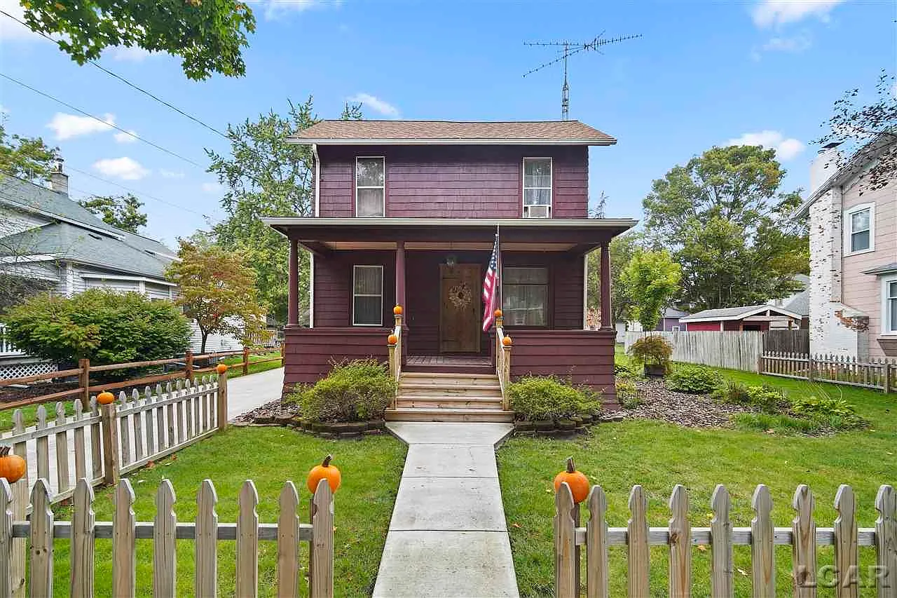 818 College Ave photo 1