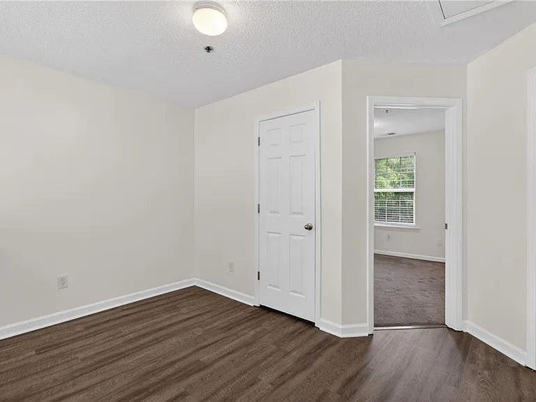 275 Cottonwood Creek Cir — Photo 13