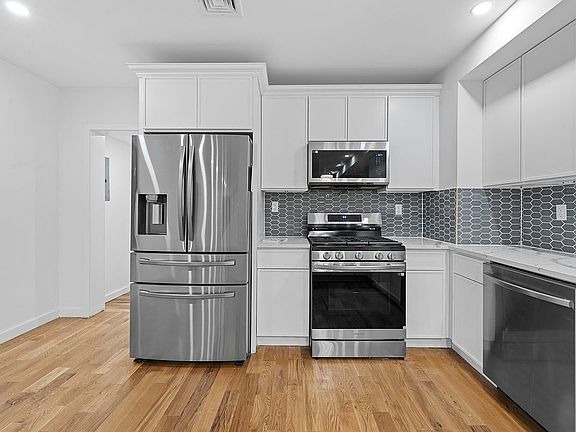 4th image of 14012 155th St