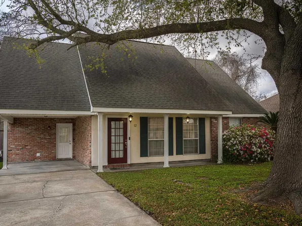 12 Cobblestone W, Houma, LA 70360