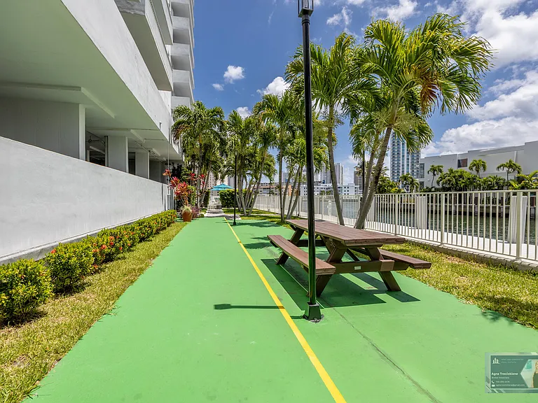 137 Golden Isles Dr #914 — Photo 45