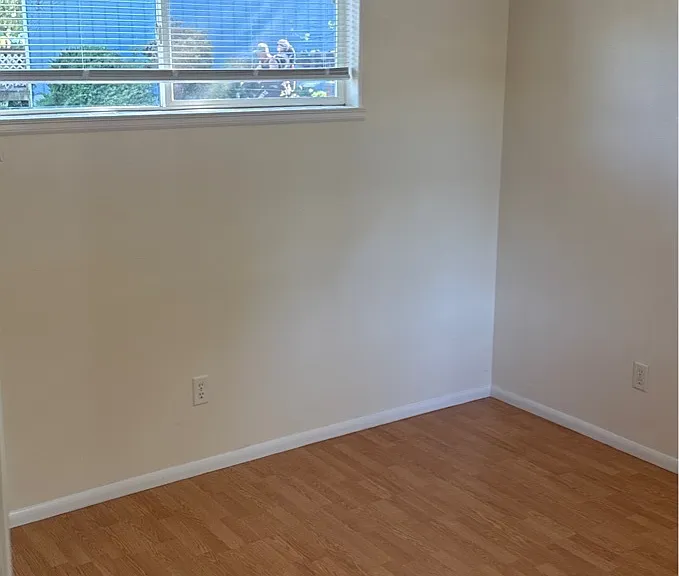 807 SE East Slope Rd — Photo 11