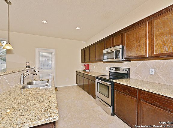 5th image of 10447 Rosewood Crk