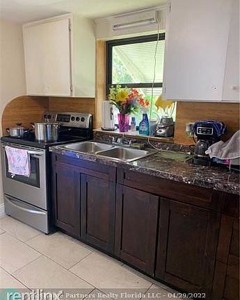 4th image of 4157 Bougainvillea St