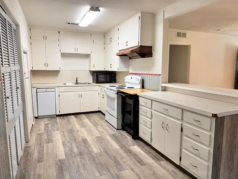 406 Swanee Dr #1 — Photo 5