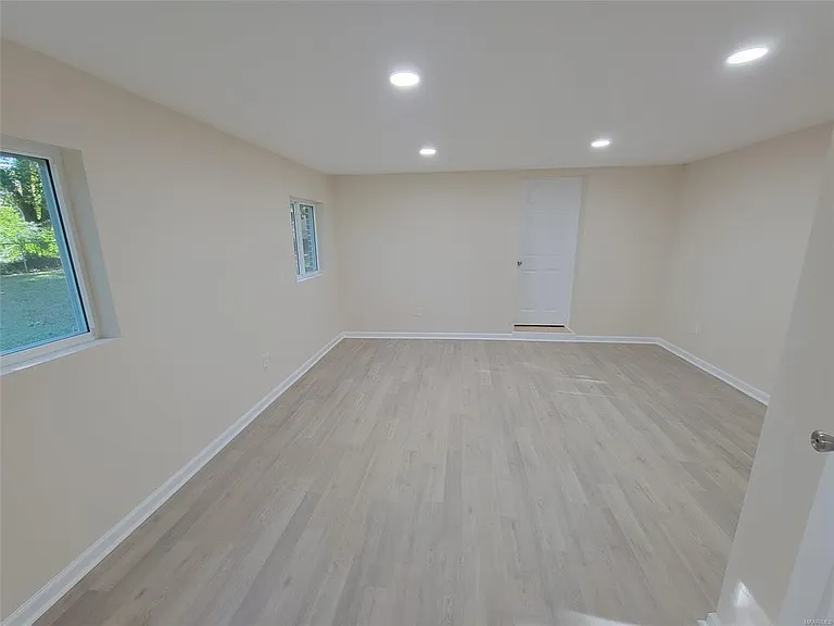950 Karen Rd — Photo 9