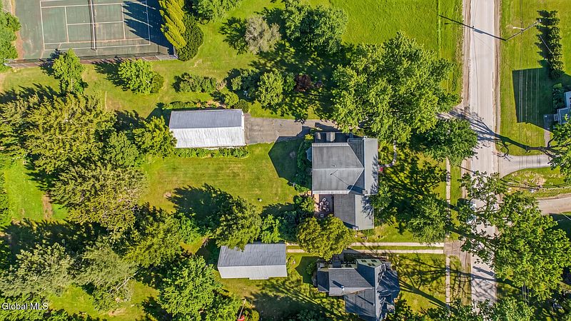 3rd image of 631 Latimer Hill Road