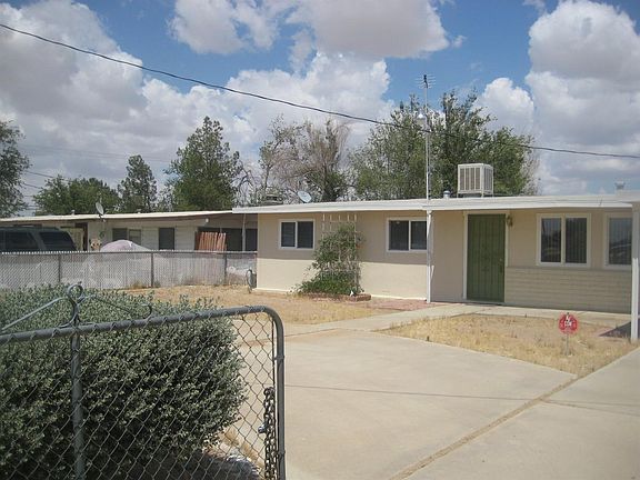 2nd image of 18467 Bellflower St