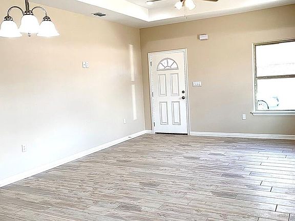 3rd image of 4414 Santee Dr #B