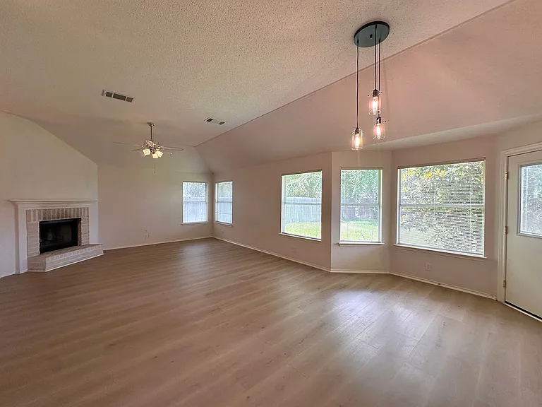 6708 Bancroft Woods Dr — Photo 14
