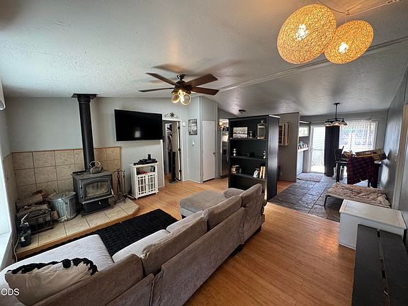 4th image of 54655 Husky Ln