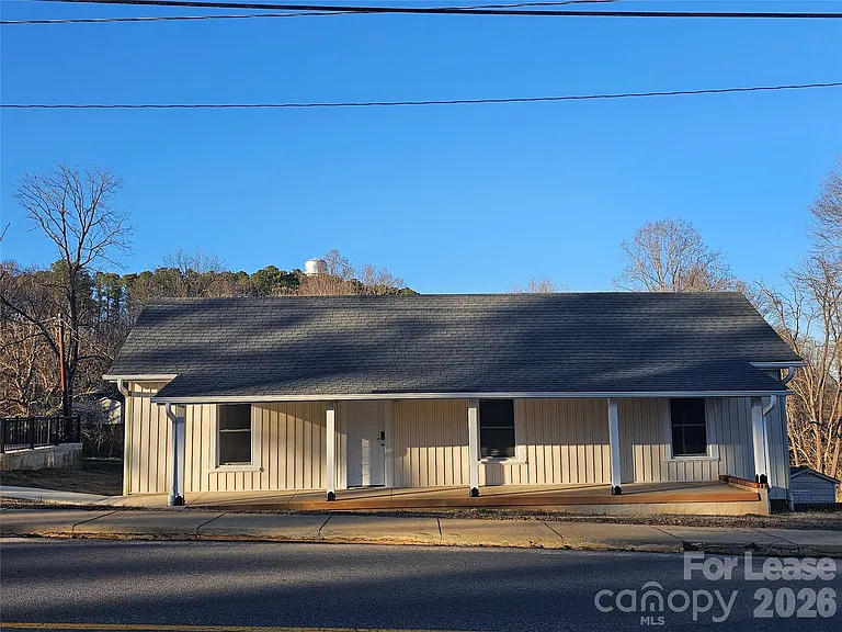 208 W Main St — Photo 1
