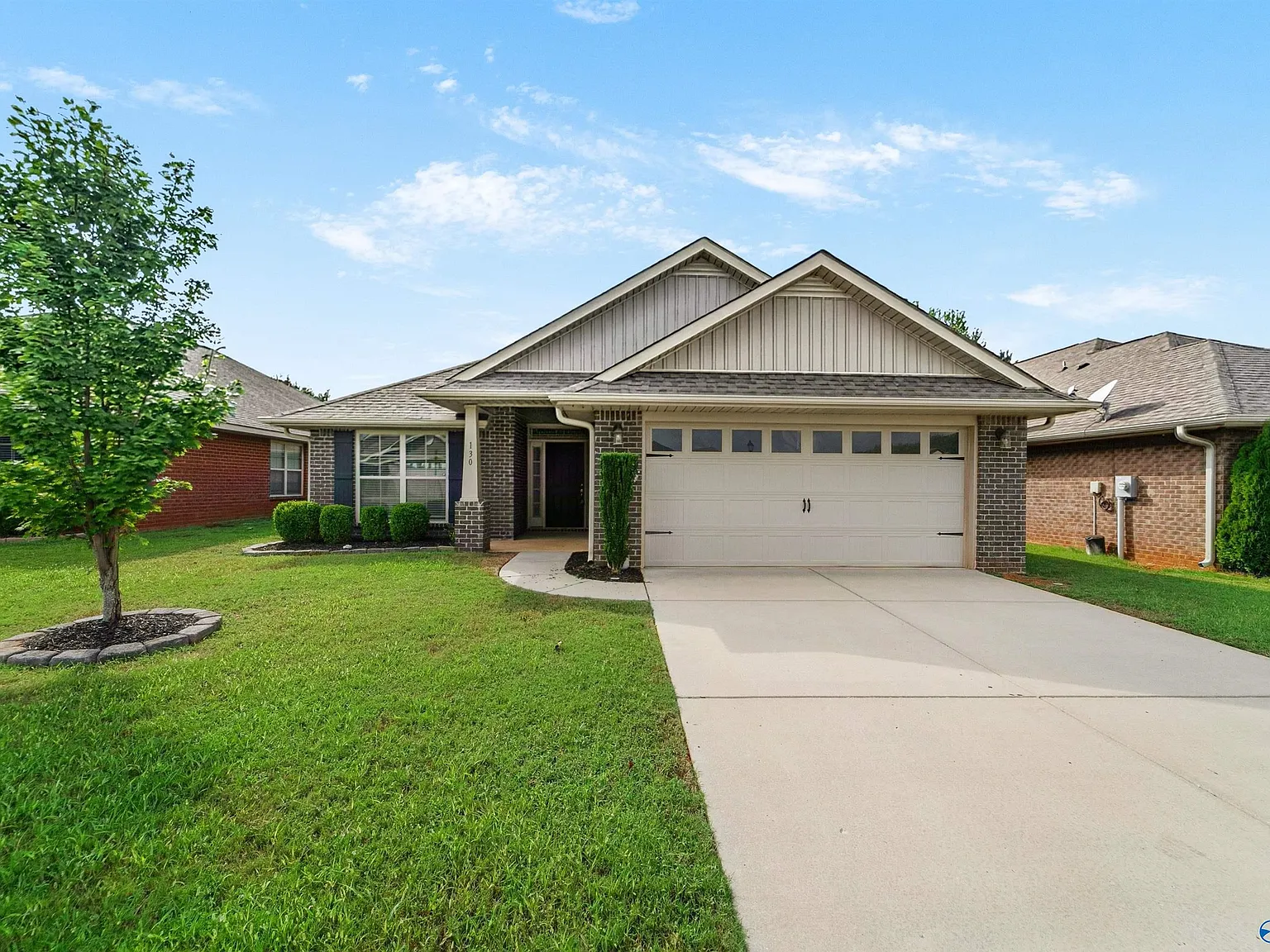 4 bed, 2.0 bath, 1879 sqft, $1,850 — Photo 2