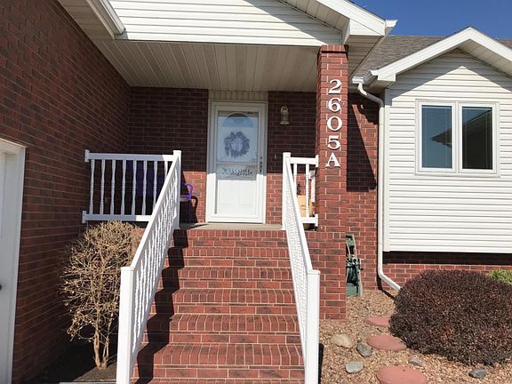3rd image of 2605 Augusta Ln