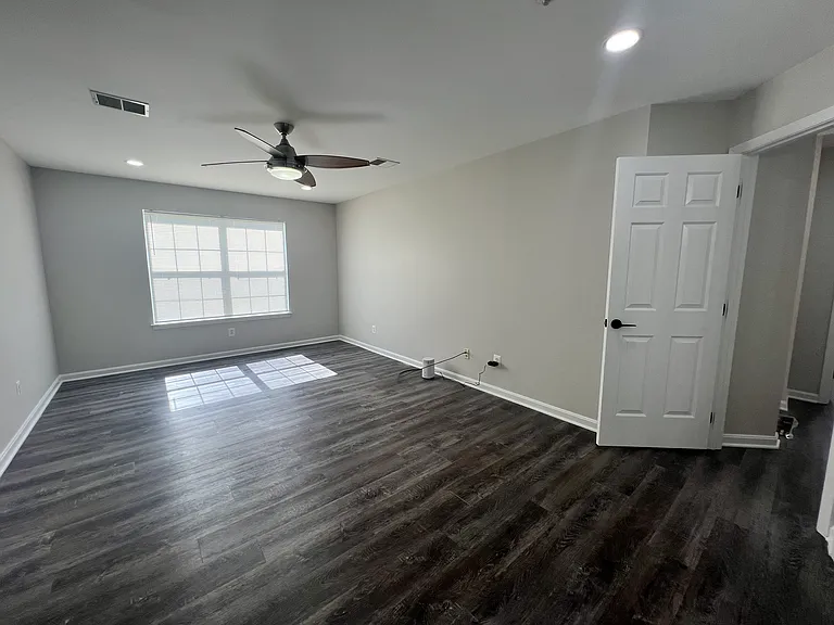 16401 Ellipse Ter — Photo 21