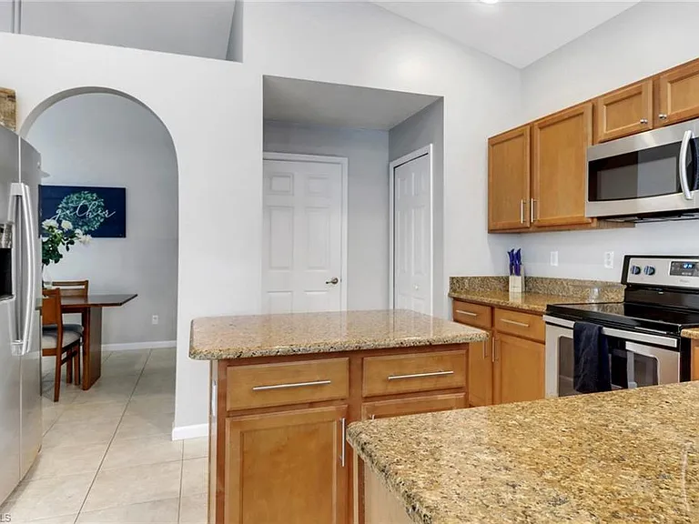 6773 Southern Oak Ct — Photo 15