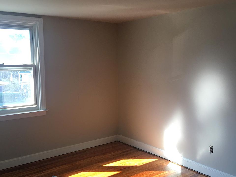 2nd image of 142 Academy Rd