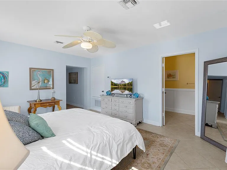 7860 Holiday Dr — Photo 26