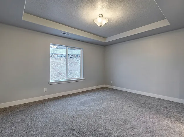 586 N Hill View Dr — Photo 8