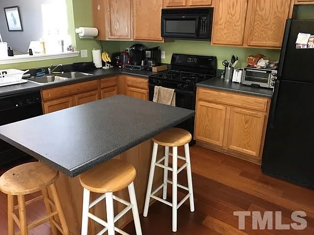 2840 Barrymore St #105 — Photo 6