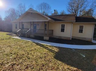 2111 Eagle Point Rd, Huddleston, VA 24104