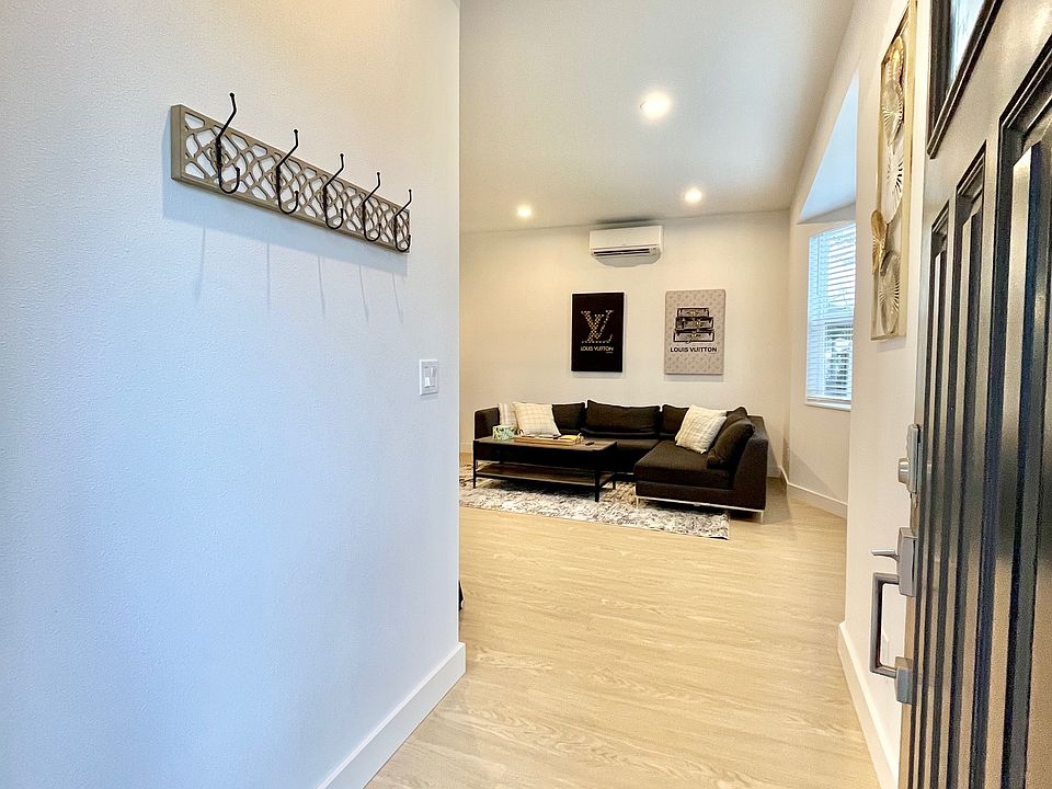Welcome home! Entry