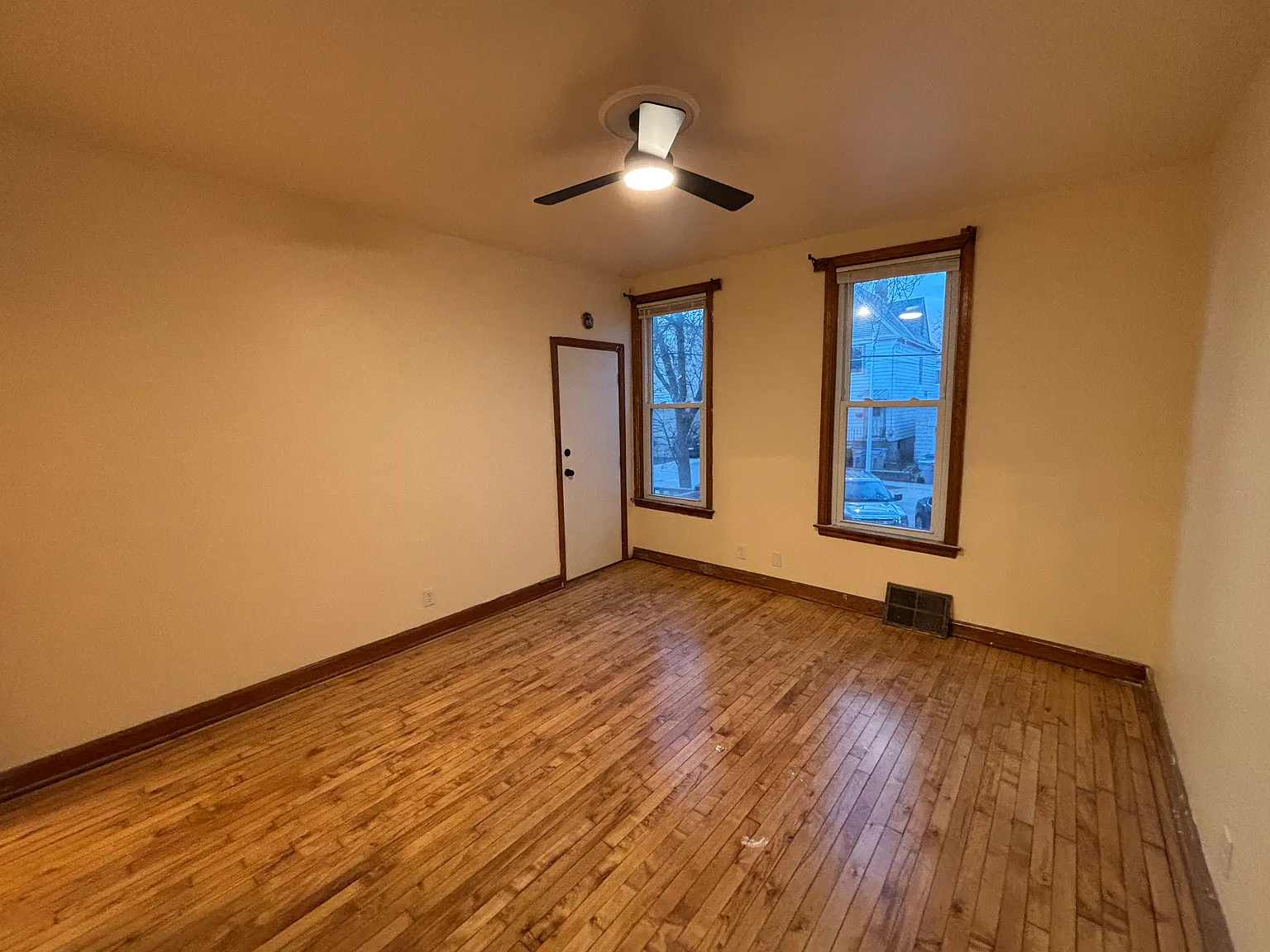 1 bed, 1000 sqft, $1,395 — Photo 3