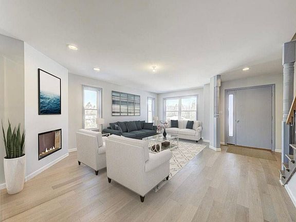 2nd image of 20 Deerfield Ct