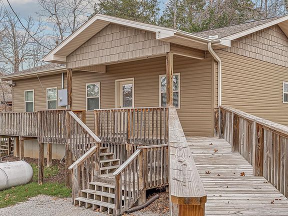 4th image of 386 Cove Hollow Dr