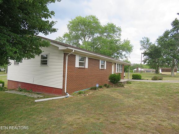3rd image of 1007 Davenport Rd