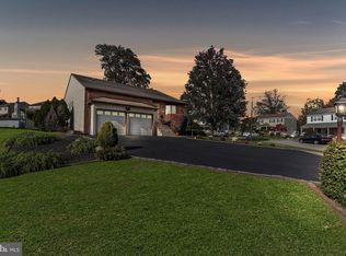 140 Cherry Ln, Folsom, PA 19033
