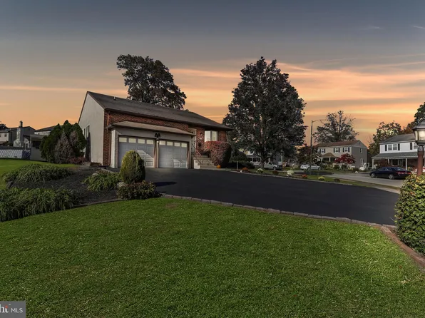 140 Cherry Ln, Folsom, PA 19033