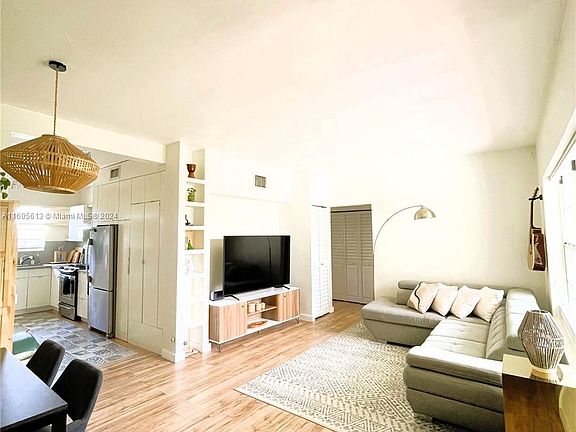2nd image of 8620 Byron Ave APT 8A