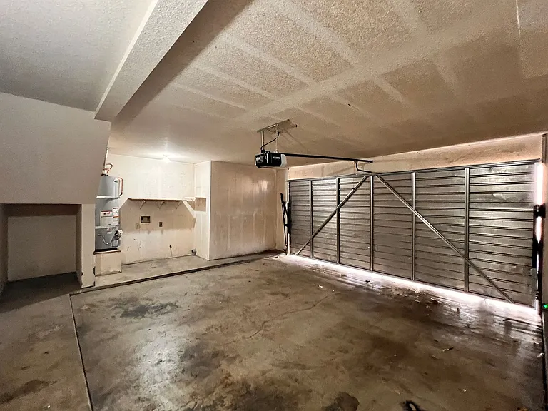 8106 Laborough Dr — Photo 17