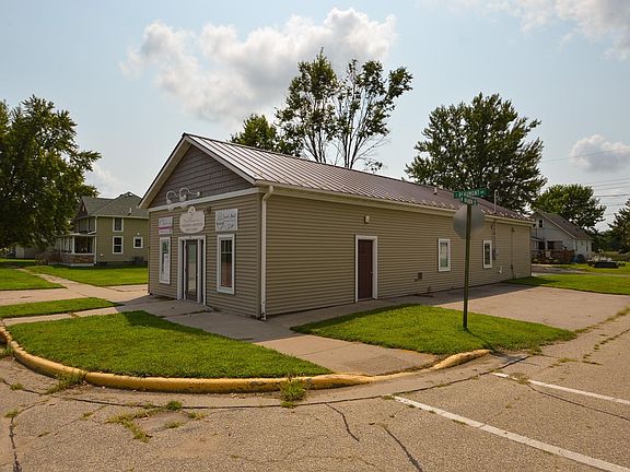 3rd image of 1201 S Beaumont Rd