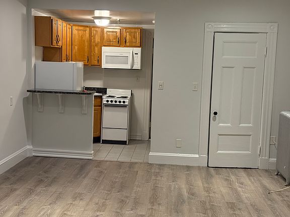 4th image of 379 Commonwealth Ave APT 2A