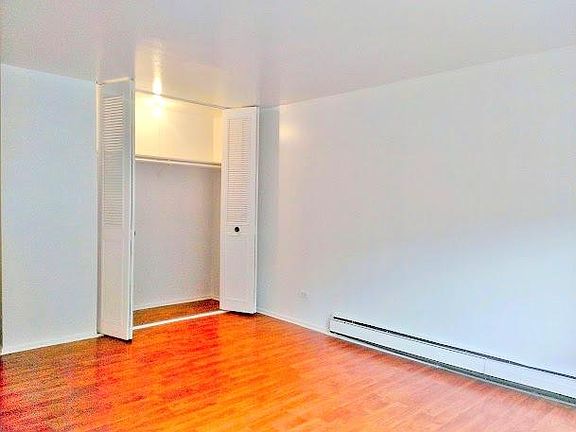 3rd image of 6022 N Winthrop Ave