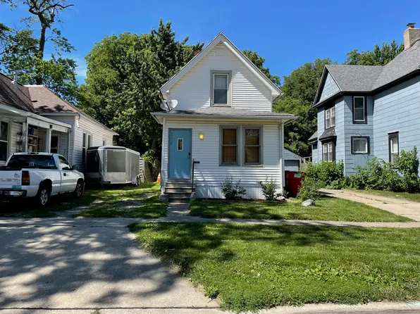 208 W Eureka St, Champaign, IL 61820