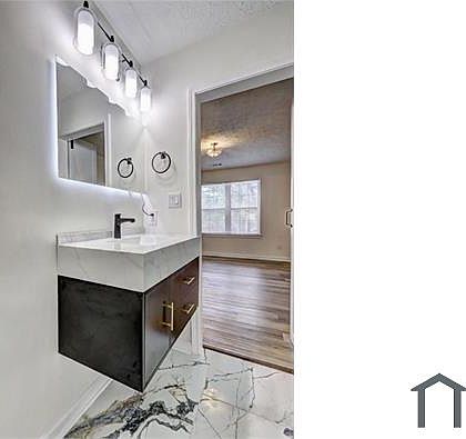3rd image of 2024 Collier Cir W